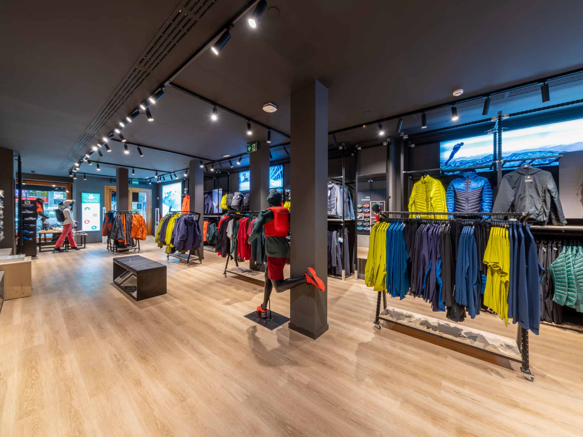 Salomon, Barcelona – ES – The Brand Tailors | Your brand tailor in retail